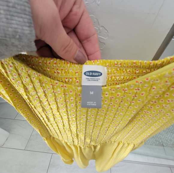 Yellow sundress. Adorable - Picture 3 of 6